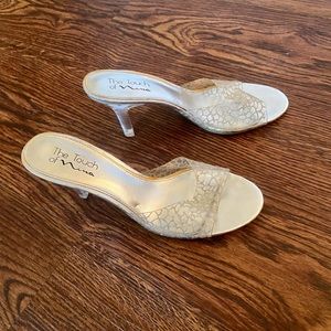 The Touch of Nina silver heels - size 9M(USA)/39(EUR)